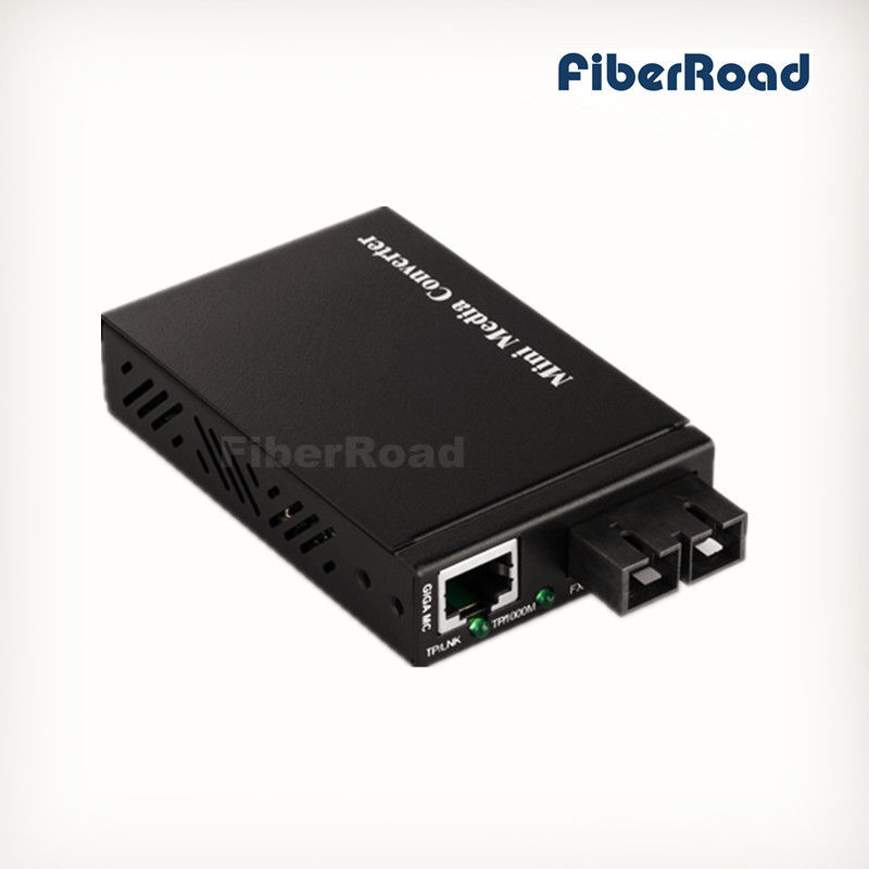 10/100/1000M Mini Fiber Optic Media Converter with 5~12V DC SM 1310nm 20km